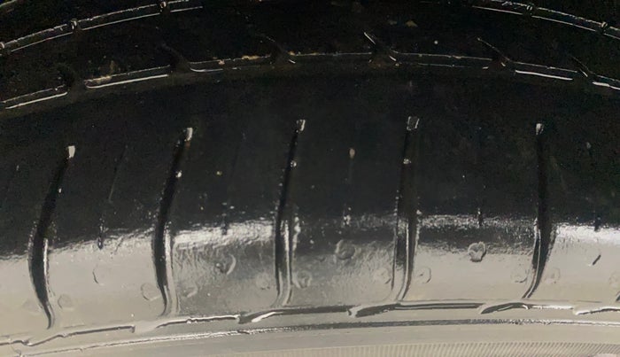 2018 Skoda Rapid STYLE 1.6 MPI, Petrol, Manual, 31,841 km, Right Rear Tyre Tread