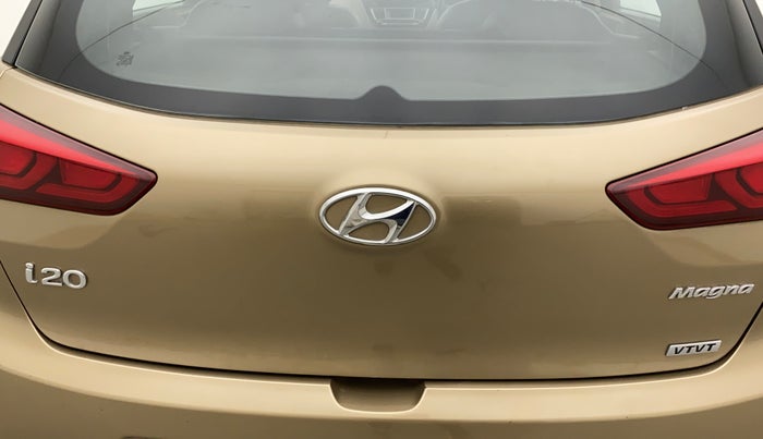 2015 Hyundai Elite i20 MAGNA 1.2, Petrol, Manual, 59,511 km, Dicky (Boot door) - Graphic sticker