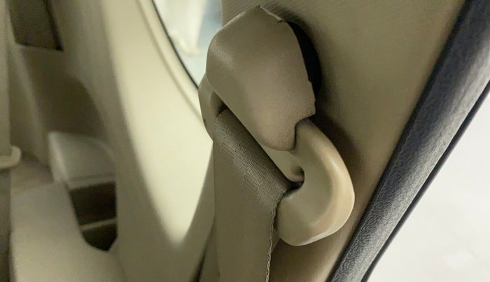 2014 Maruti Ertiga VXI CNG, CNG, Manual, 1,03,325 km, Second-row left seat - Retractor not working