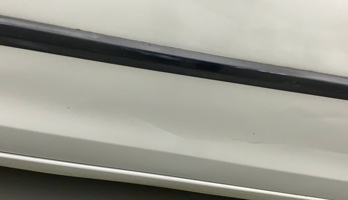 2014 Maruti Ertiga VXI CNG, CNG, Manual, 1,03,325 km, Driver-side door - Minor scratches