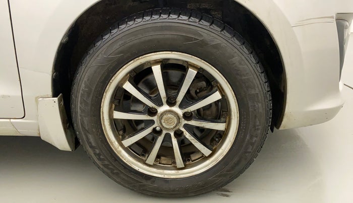 2014 Maruti Ertiga VXI CNG, CNG, Manual, 1,03,325 km, Right Front Wheel