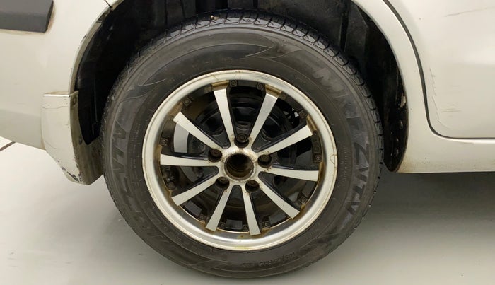 2014 Maruti Ertiga VXI CNG, CNG, Manual, 1,03,325 km, Right Rear Wheel