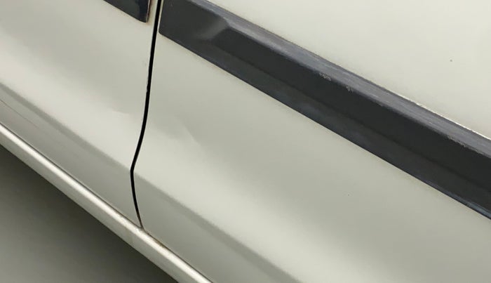 2014 Maruti Ertiga VXI CNG, CNG, Manual, 1,03,325 km, Rear left door - Slightly dented