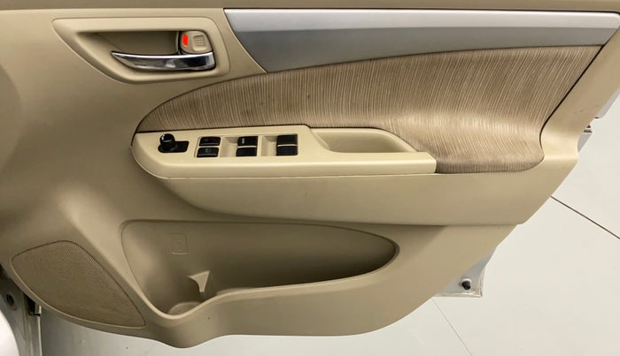2014 Maruti Ertiga VXI CNG, CNG, Manual, 1,03,325 km, Driver Side Door Panels Control