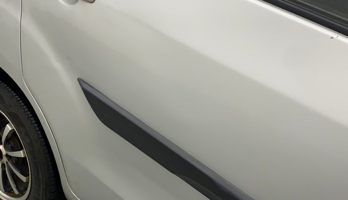 2014 Maruti Ertiga VXI CNG, CNG, Manual, 1,03,325 km, Right rear door - Minor scratches