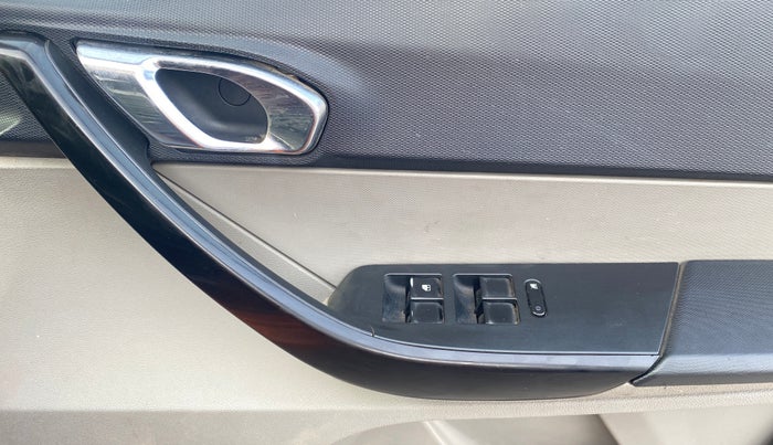 2019 Tata Tiago XZ PLUS PETROL, Petrol, Manual, 26,289 km, Driver Side Door Panels Control