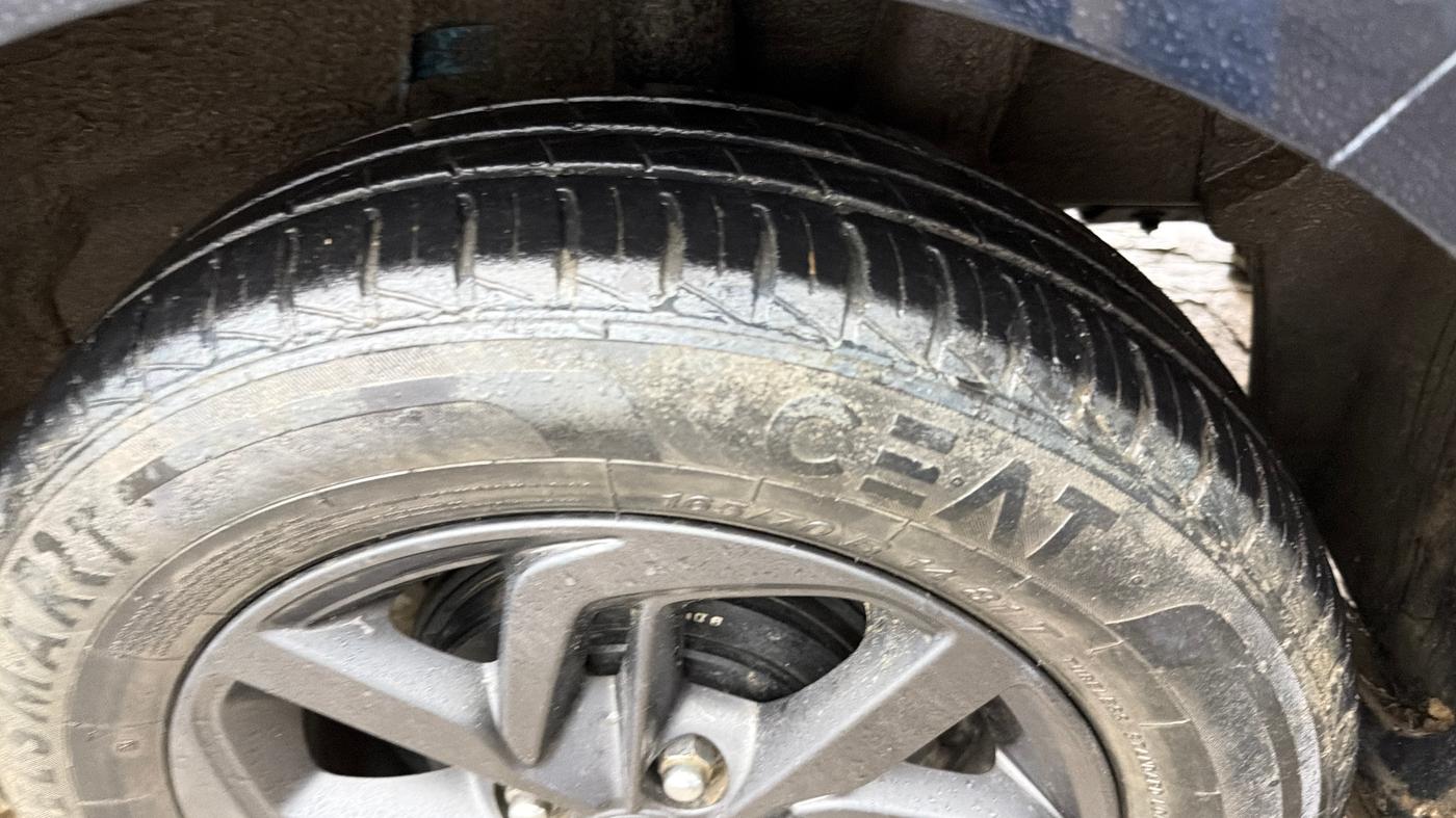 2021 Hyundai GRAND I10 NIOS SPORTZ AMT 1.2 KAPPA VTVT, Petrol, Automatic, 33,550 km, Left Rear Tyre Tread