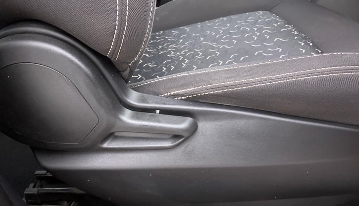 2020 Tata Tiago XT 1.2 REVOTRON, Petrol, Manual, 48,402 km, Driver Side Adjustment Panel