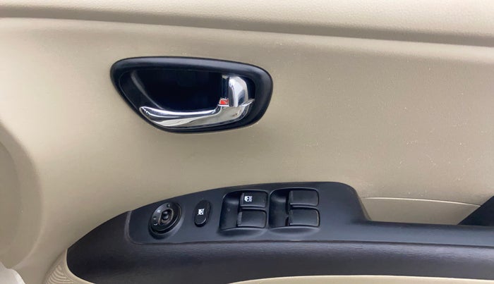 2012 Hyundai i10 SPORTZ 1.2, Petrol, Manual, 62,134 km, Driver Side Door Panels Control