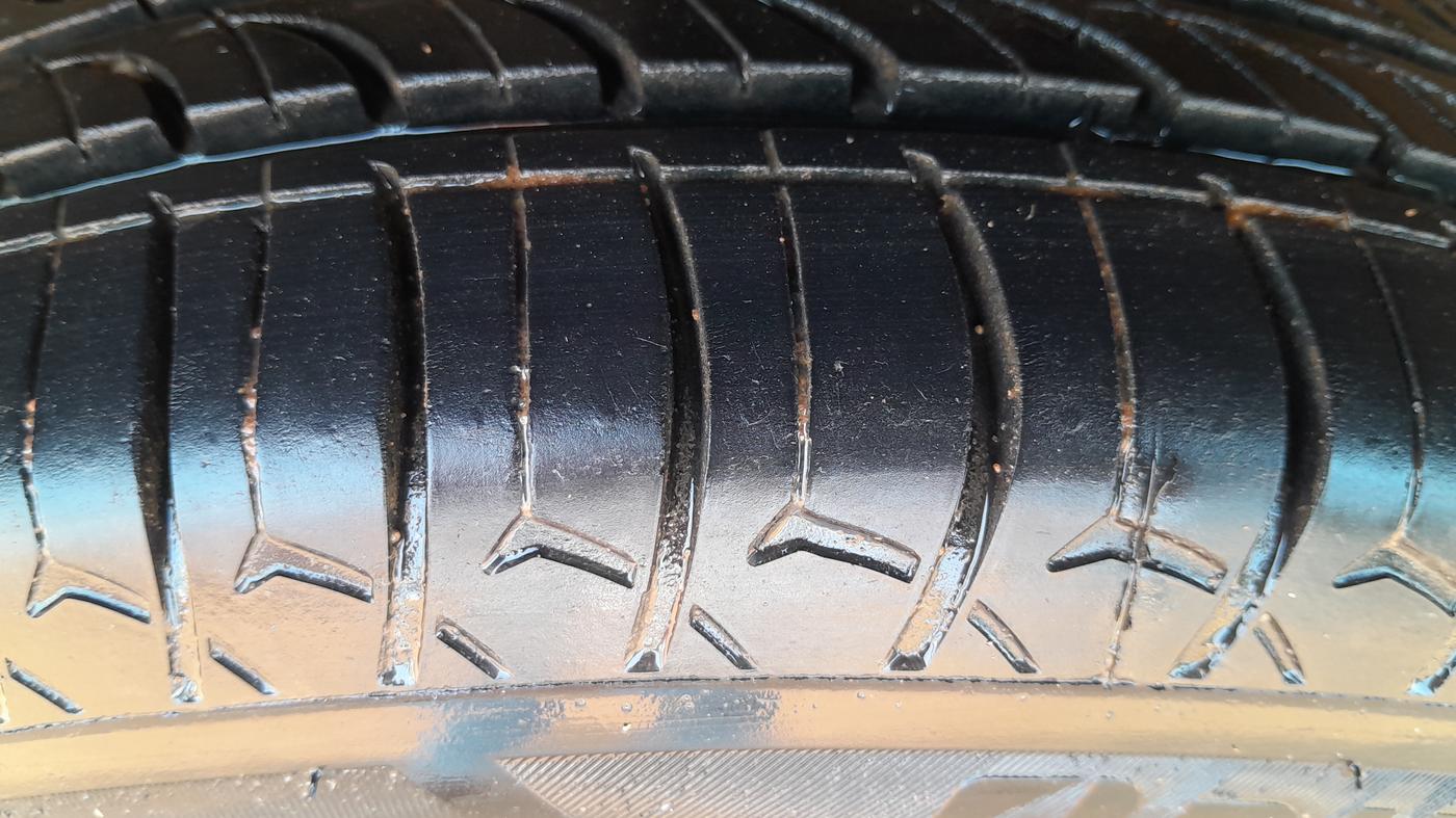 2022 Maruti Celerio ZXI AMT, Petrol, Automatic, 60,417 km, Left Front Tyre Tread