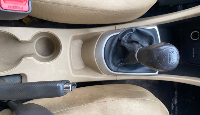 2013 Hyundai Verna FLUIDIC 1.6 VTVT EX, Petrol, Manual, 81,058 km, Gear Lever