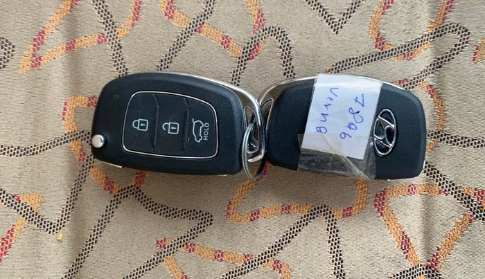 2013 Hyundai Verna FLUIDIC 1.6 VTVT EX, Petrol, Manual, 81,058 km, Key Close Up