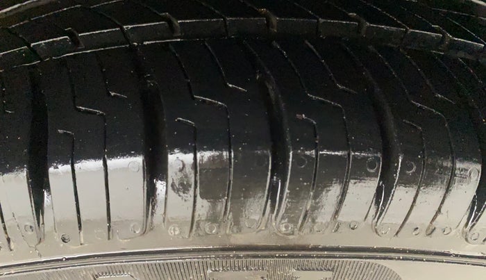 2013 Hyundai Verna FLUIDIC 1.6 VTVT EX, Petrol, Manual, 81,058 km, Left Rear Tyre Tread