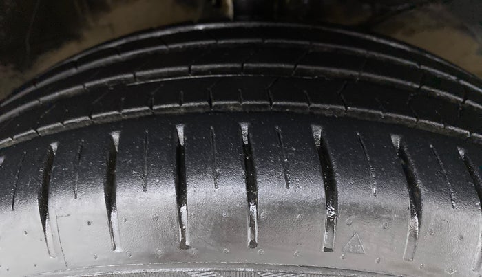 2020 Toyota Glanza G MT PETROL, Petrol, Manual, 11,712 km, Right Front Tyre Tread