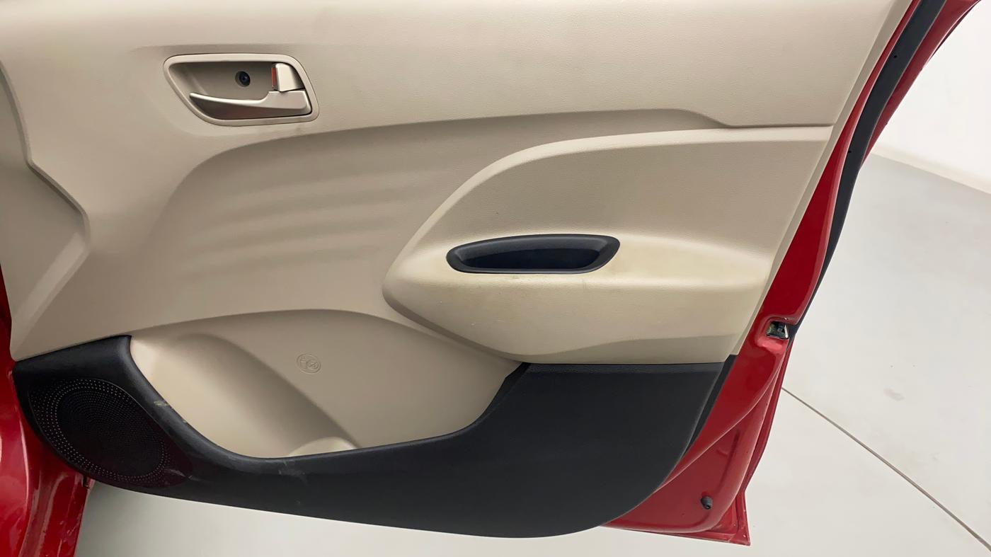 2019 Hyundai NEW SANTRO SPORTZ AMT, Petrol, Automatic, 28,292 km, Driver Side Door Panels Control