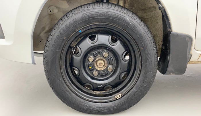 2015 Maruti Alto K10 VXI, CNG, Manual, 49,477 km, Left Front Wheel