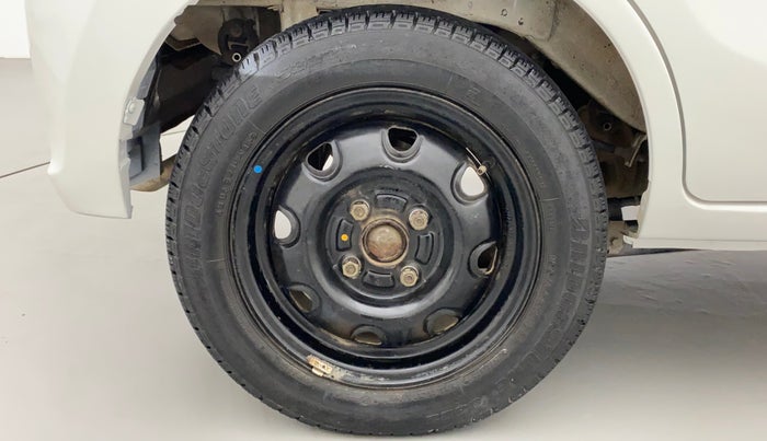 2015 Maruti Alto K10 VXI, CNG, Manual, 49,477 km, Right Rear Wheel