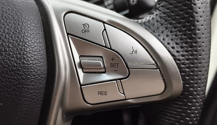 2023 Mahindra XUV300 W8 (O) 1.2 PETROL, Petrol, Manual, 37,292 km, Adaptive Cruise Control