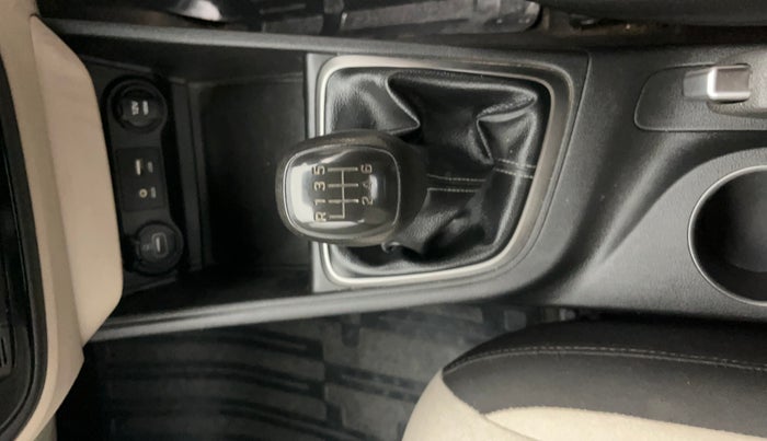 2018 Hyundai Verna 1.6 VTVT SX, Petrol, Manual, 25,790 km, Gear Lever