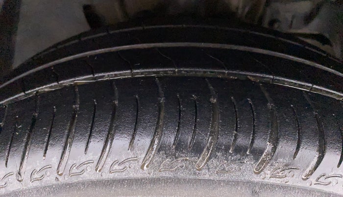2017 Tata TIGOR Revotron XT, Petrol, Manual, 70,703 km, Right Front Tyre Tread