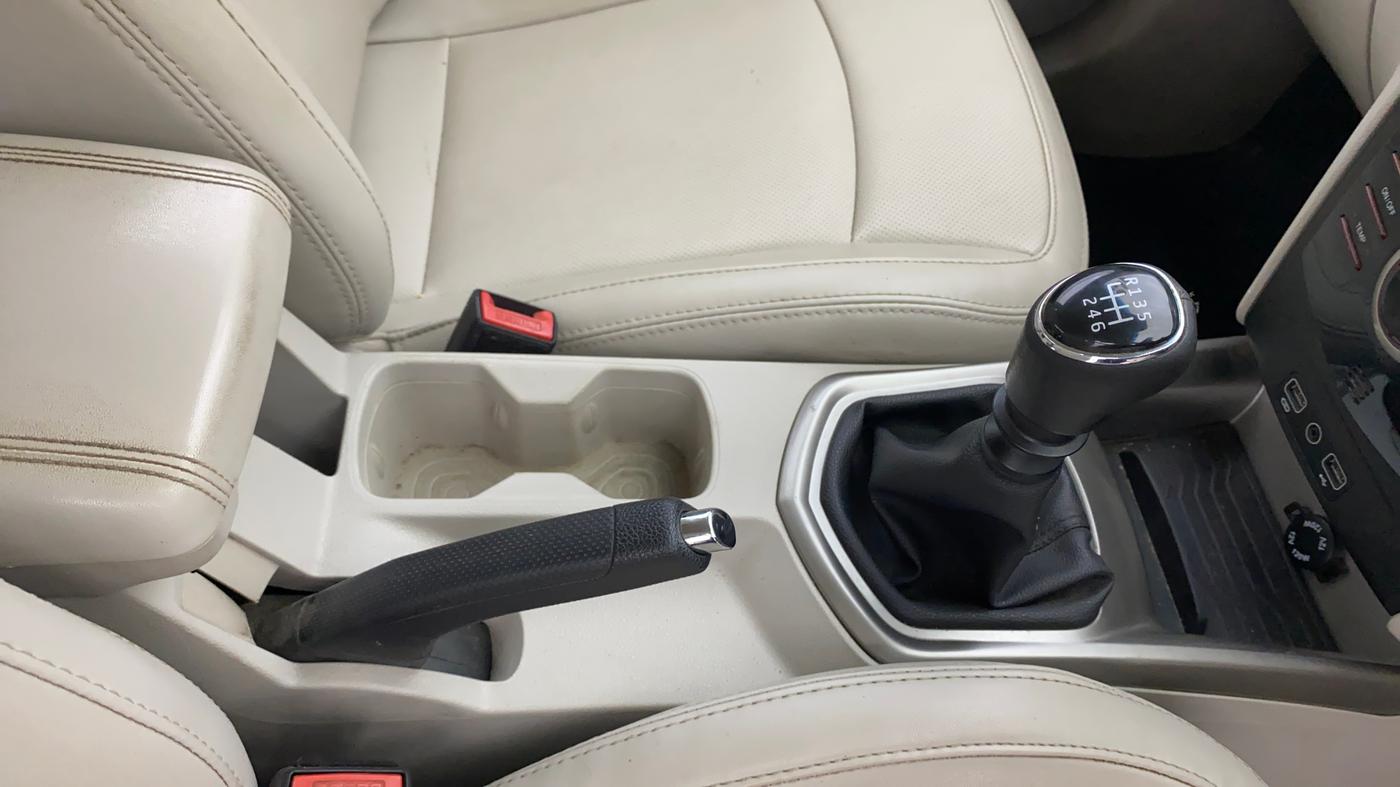2020 Mahindra XUV300 W8 (O) 1.2 PETROL, Petrol, Manual, 42,629 km, Gear Lever