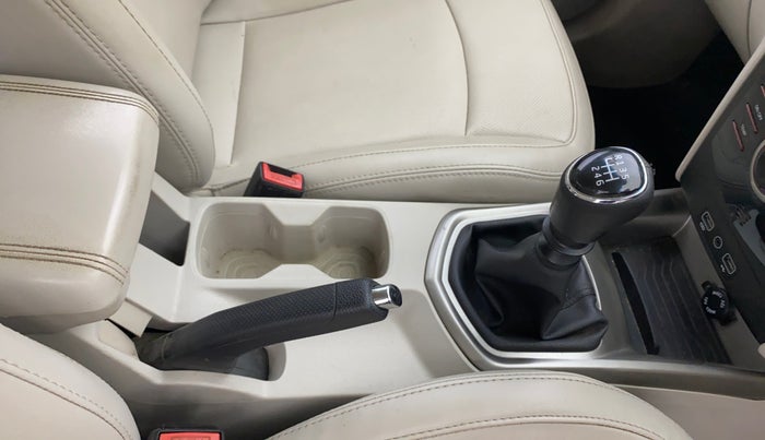 2020 Mahindra XUV300 W8 (O) 1.2 PETROL, Petrol, Manual, 42,702 km, Gear Lever