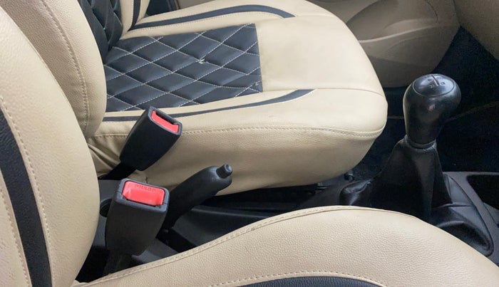 2013 Hyundai Eon MAGNA +, Petrol, Manual, 1,20,028 km, Gear Lever