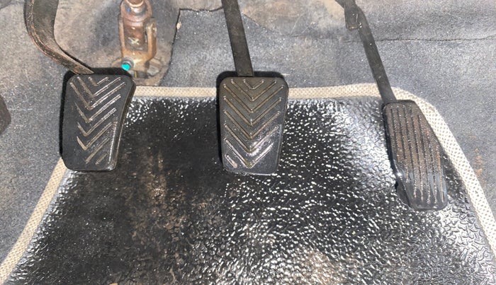 2013 Hyundai Eon MAGNA +, Petrol, Manual, 1,20,028 km, Pedals