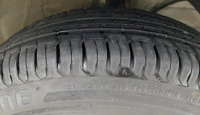 2023 Maruti Swift VXI, Petrol, Manual, 3,358 km, Right Front Tyre Tread