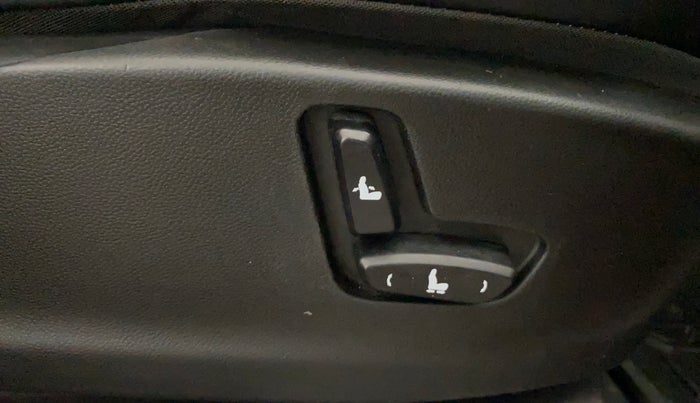 2021 MG HECTOR SHARP 1.5 CVT PETROL DUAL TONE, Petrol, Automatic, 49,520 km, Driver Side Adjustment Panel