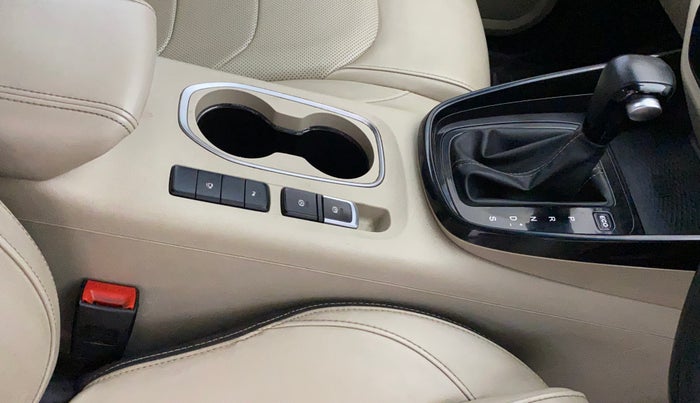 2021 MG HECTOR SHARP 1.5 CVT PETROL DUAL TONE, Petrol, Automatic, 49,520 km, Gear Lever