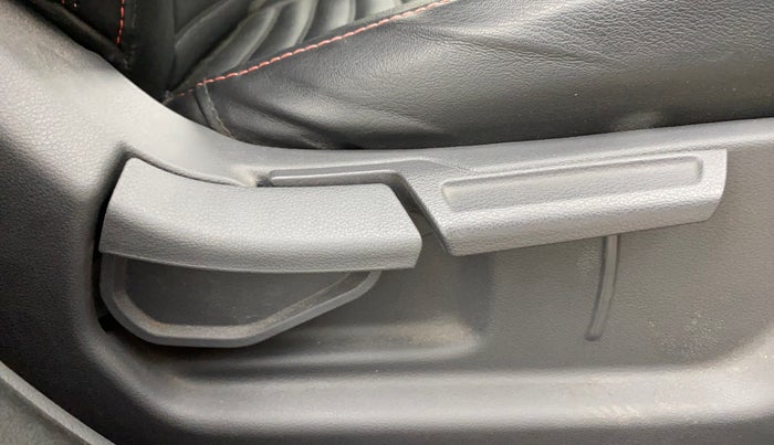 2020 Hyundai GRAND I10 NIOS SPORTZ 1.2 KAPPA VTVT, Petrol, Manual, 23,204 km, Driver Side Adjustment Panel