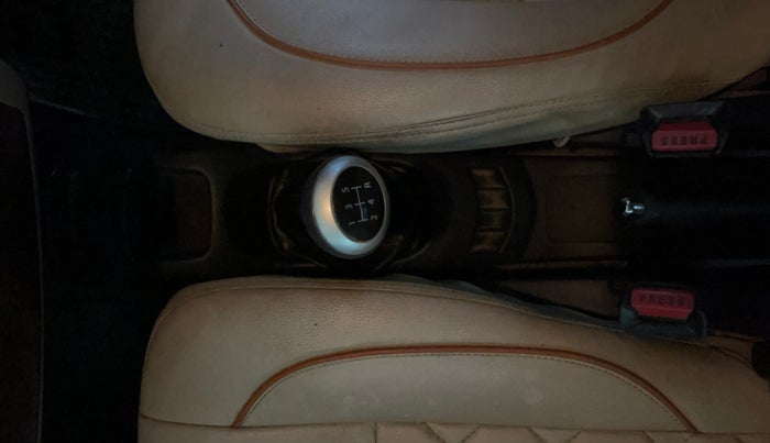 2016 Maruti Wagon R 1.0 VXI, Petrol, Manual, 72,954 km, Gear Lever