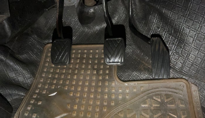 2016 Maruti Wagon R 1.0 VXI, Petrol, Manual, 72,954 km, Pedals