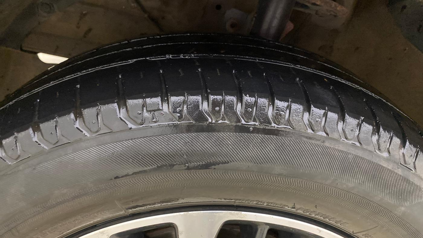 2022 Maruti Ertiga ZXI SHVS, Petrol, Manual, 68,419 km, Left Front Tyre Tread