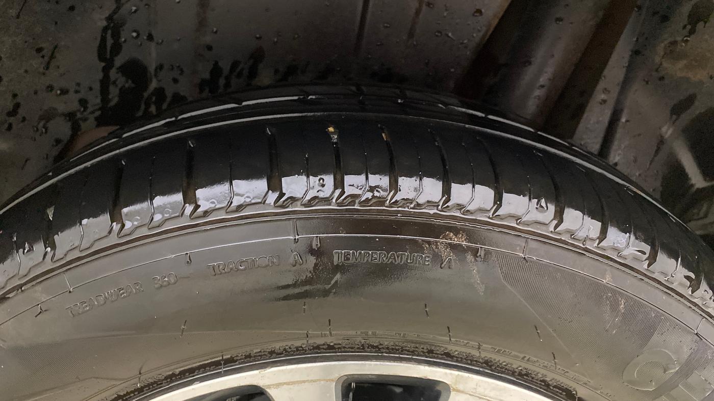2022 Maruti Ertiga ZXI SHVS, Petrol, Manual, 68,419 km, Left Rear Tyre Tread