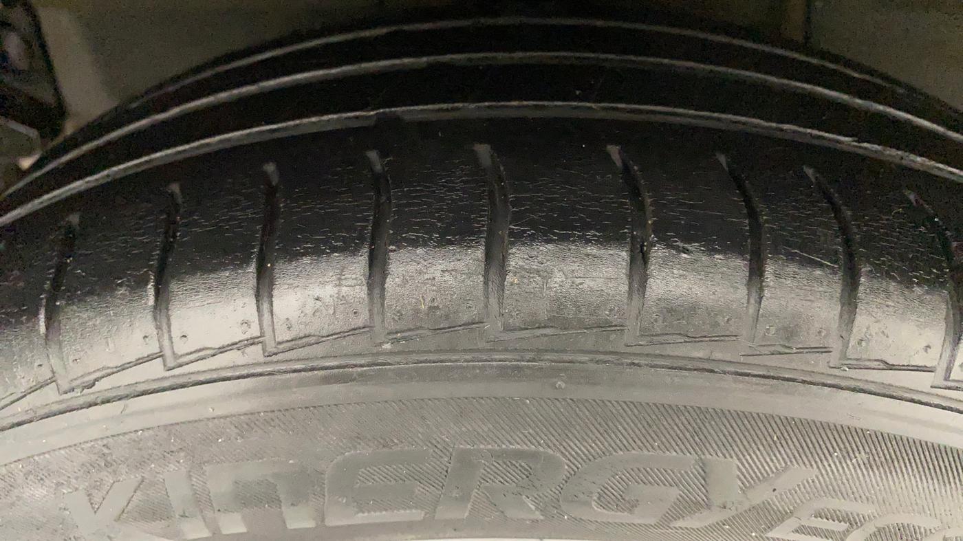 2020 Hyundai GRAND I10 NIOS MAGNA 1.2 MT, Petrol, Manual, 30,010 km, Right Rear Tyre Tread