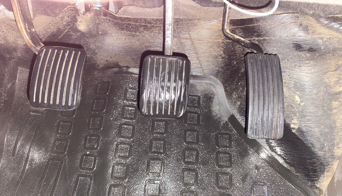 2012 Hyundai i10 MAGNA 1.2, CNG, Manual, 93,204 km, Pedals