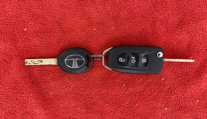 2020 Tata Tiago XZ PLUS PETROL, Petrol, Manual, 64,589 km, Key Close Up