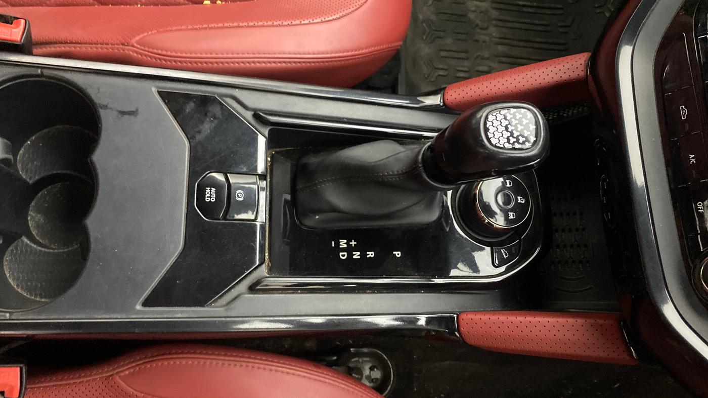 2023 Tata Harrier XZA + O 2.0L RED DARK EDITION 5 STR, Diesel, Automatic, 59,777 km, Gear Lever