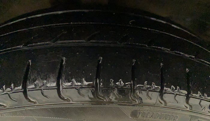 2018 Maruti Wagon R 1.0 LXI CNG, CNG, Manual, 65,313 km, Left Front Tyre Tread