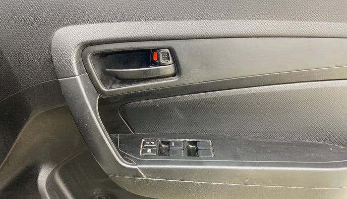 2022 Maruti Vitara Brezza LXI, Petrol, Manual, 54,365 km, Driver Side Door Panels Control