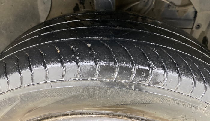 2022 Maruti Vitara Brezza LXI, Petrol, Manual, 54,365 km, Right Front Tyre Tread