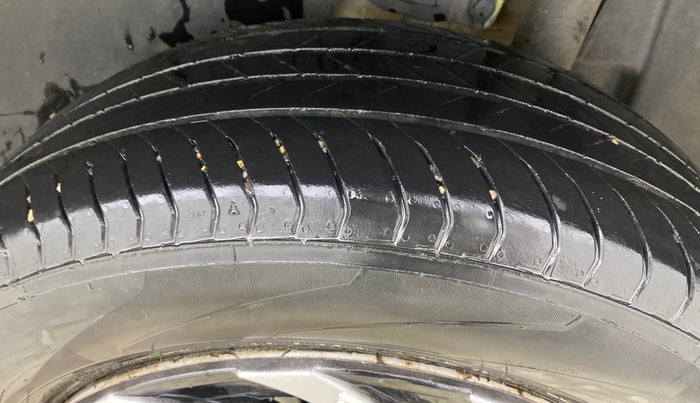 2022 Maruti Vitara Brezza LXI, Petrol, Manual, 54,365 km, Left Rear Tyre Tread