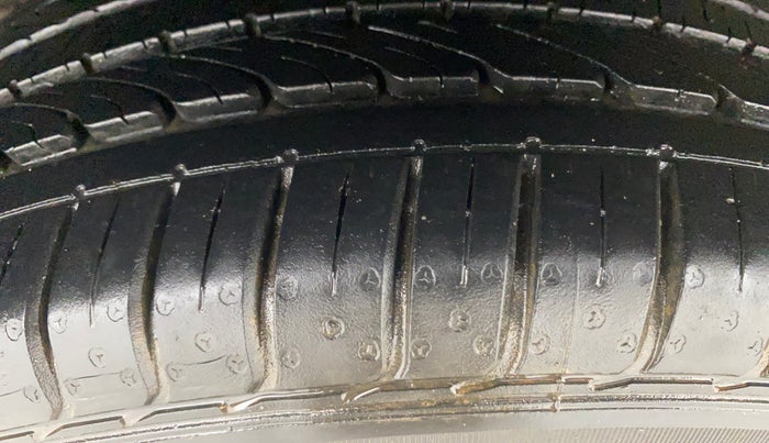 2017 Hyundai Elite i20 ASTA 1.2 (O), Petrol, Manual, 26,246 km, Right Rear Tyre Tread