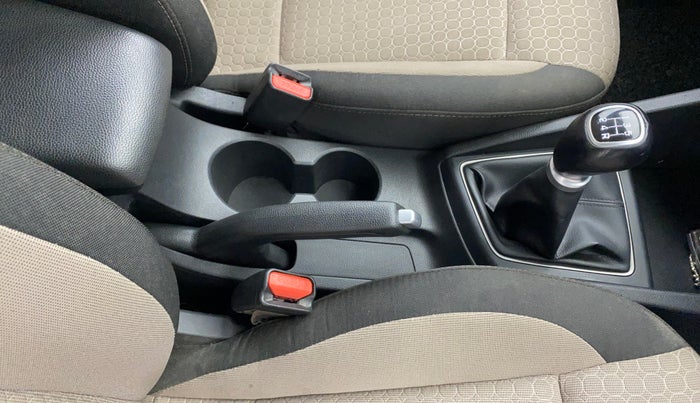 2017 Hyundai Elite i20 ASTA 1.2 (O), Petrol, Manual, 26,246 km, Gear Lever