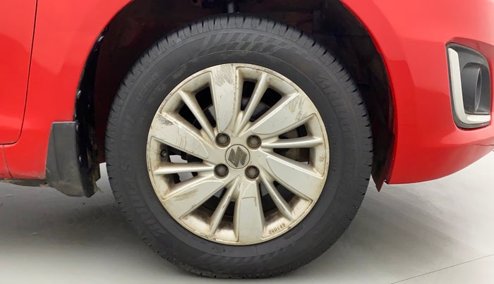 2017 Maruti Swift ZXI, Petrol, Manual, 84,289 km, Right Front Wheel