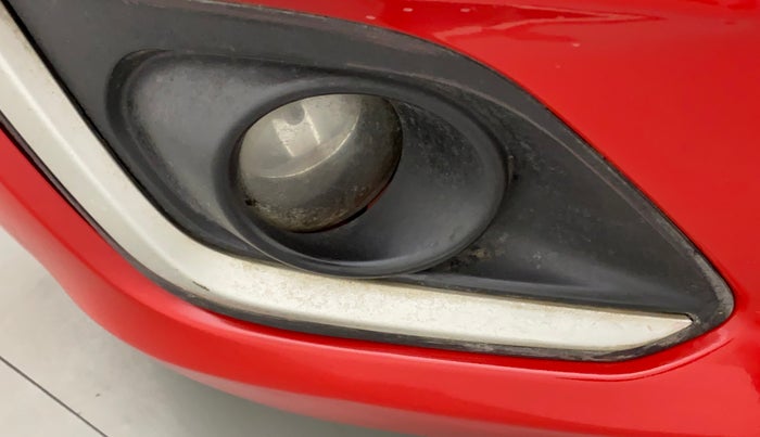 2017 Maruti Swift ZXI, Petrol, Manual, 84,289 km, Right fog light - Not working