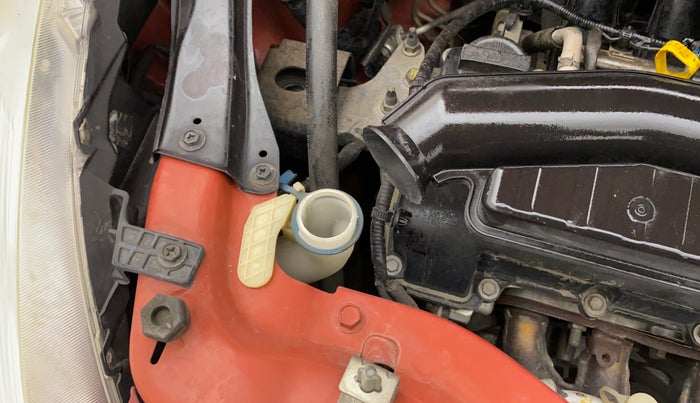 2017 Maruti Swift ZXI, Petrol, Manual, 84,289 km, Front windshield - Wiper bottle cap missing
