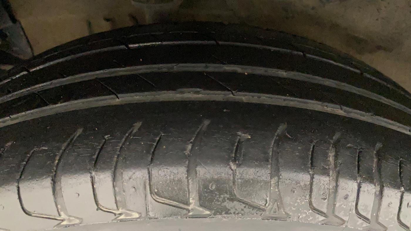 2018 Tata NEXON XZA PLUS DIESEL, Diesel, Automatic, 34,059 km, Right Rear Tyre Tread